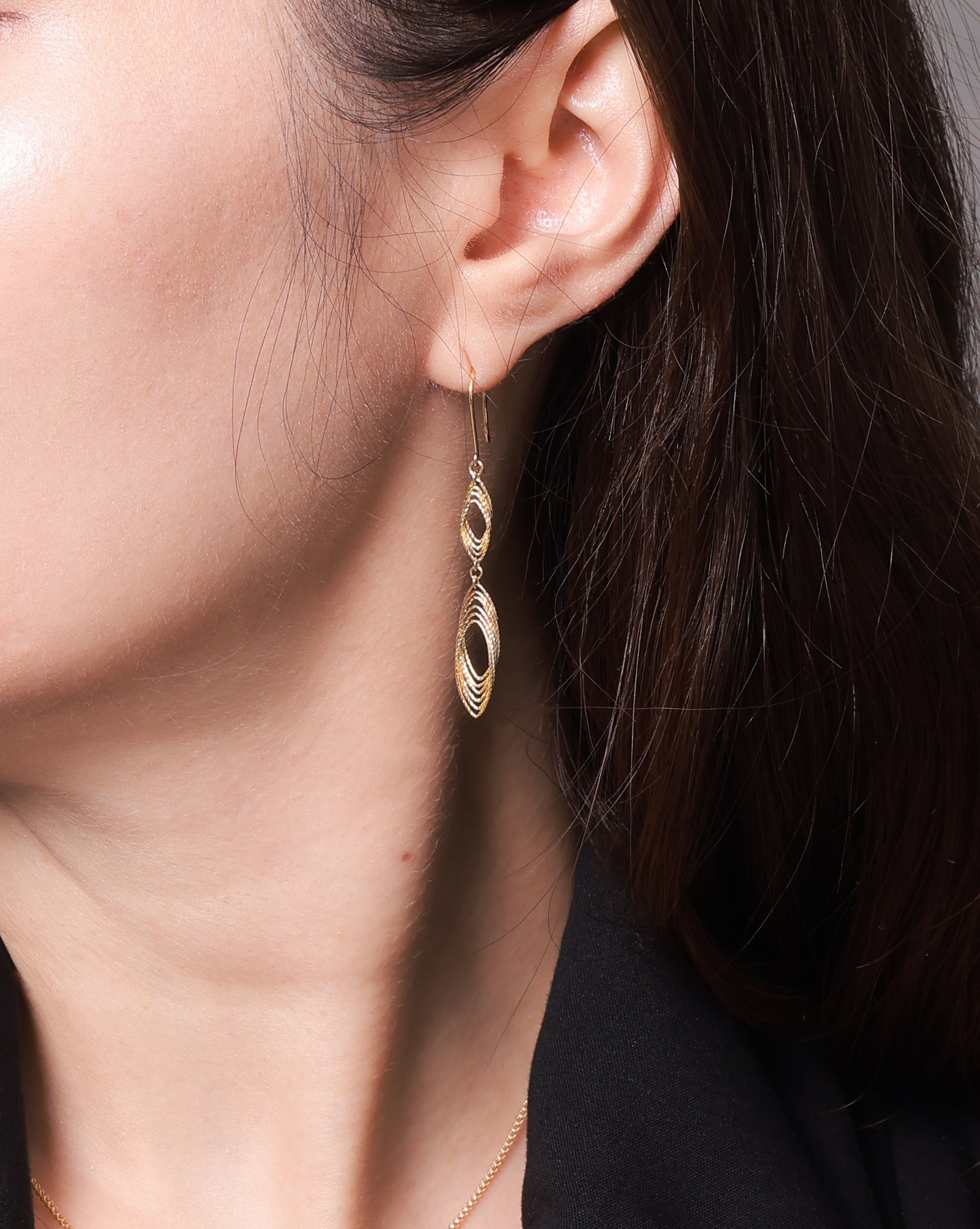 “Cresc.” K18 Layered Pierce