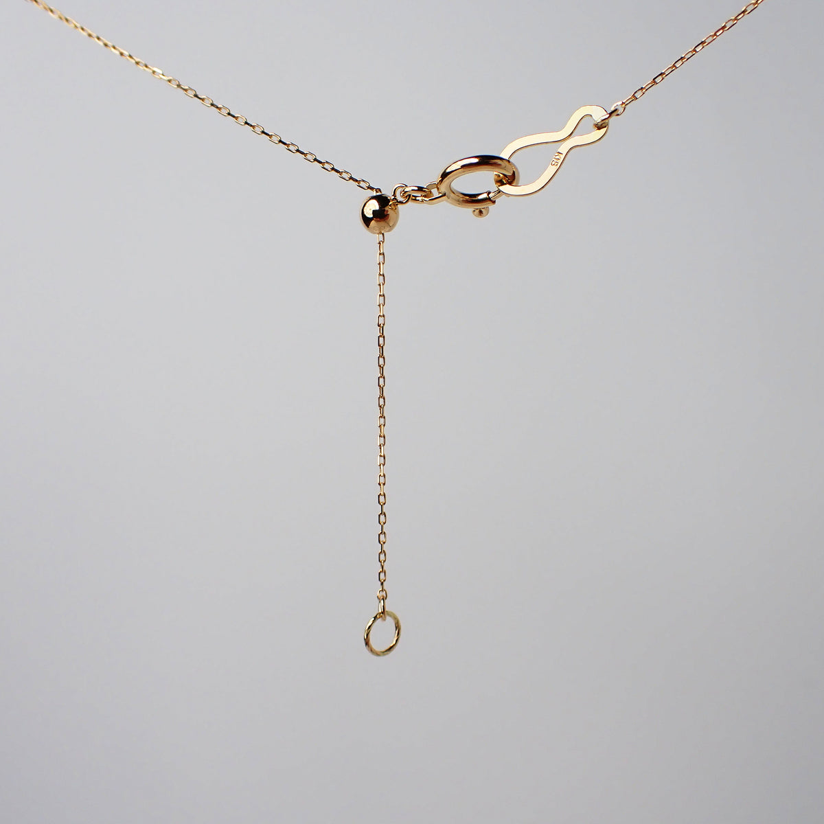 “Latitude” K18 Alyssum Necklace