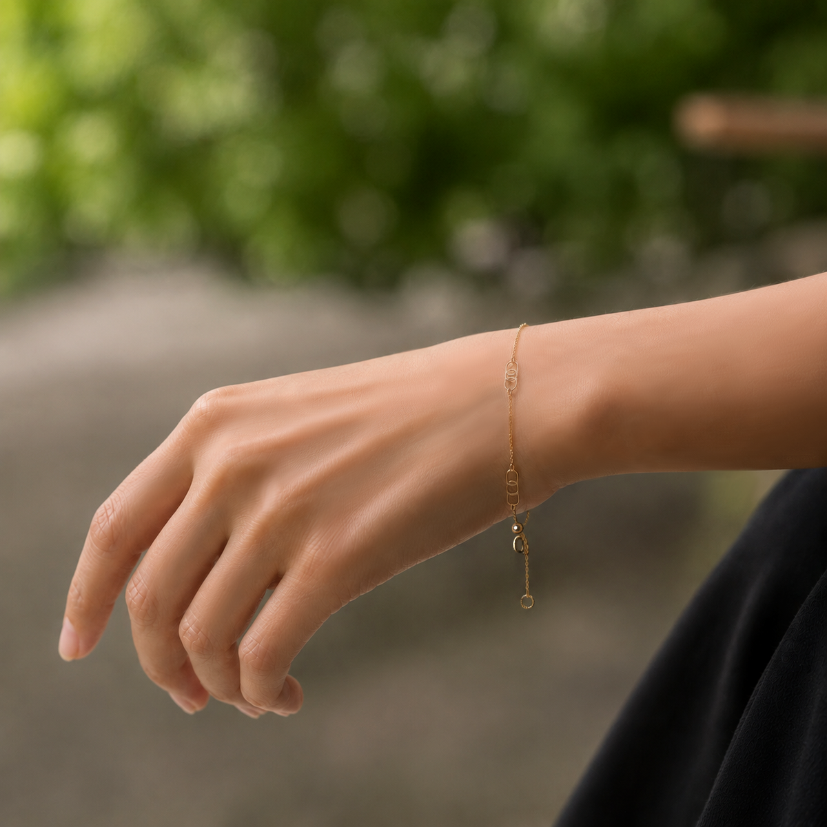 “Latitude” K18 Twin Oval Bracelet