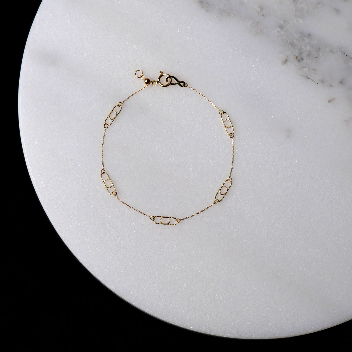 “Latitude” K18 Twin Oval Bracelet